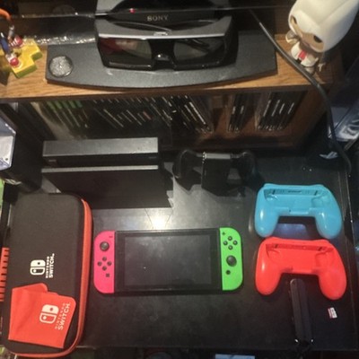 Nintendo Switch Console Joy-Con, Dock, Case, Gigastone 256GB, Accessories, Games