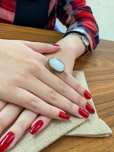 Elegant antique copper ring with white glass stone unique piece Gold color - Picture 2 of 6