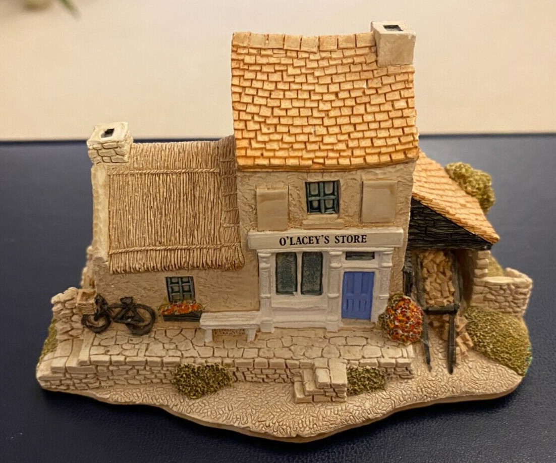 Lilliput Lane - O'Lacey's Store
