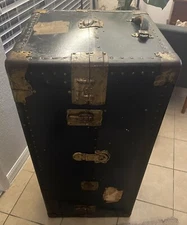 Antique Wardrobe  Steamer Trunk 1920’s Vintage-Green.  Includes Key 40x21x21