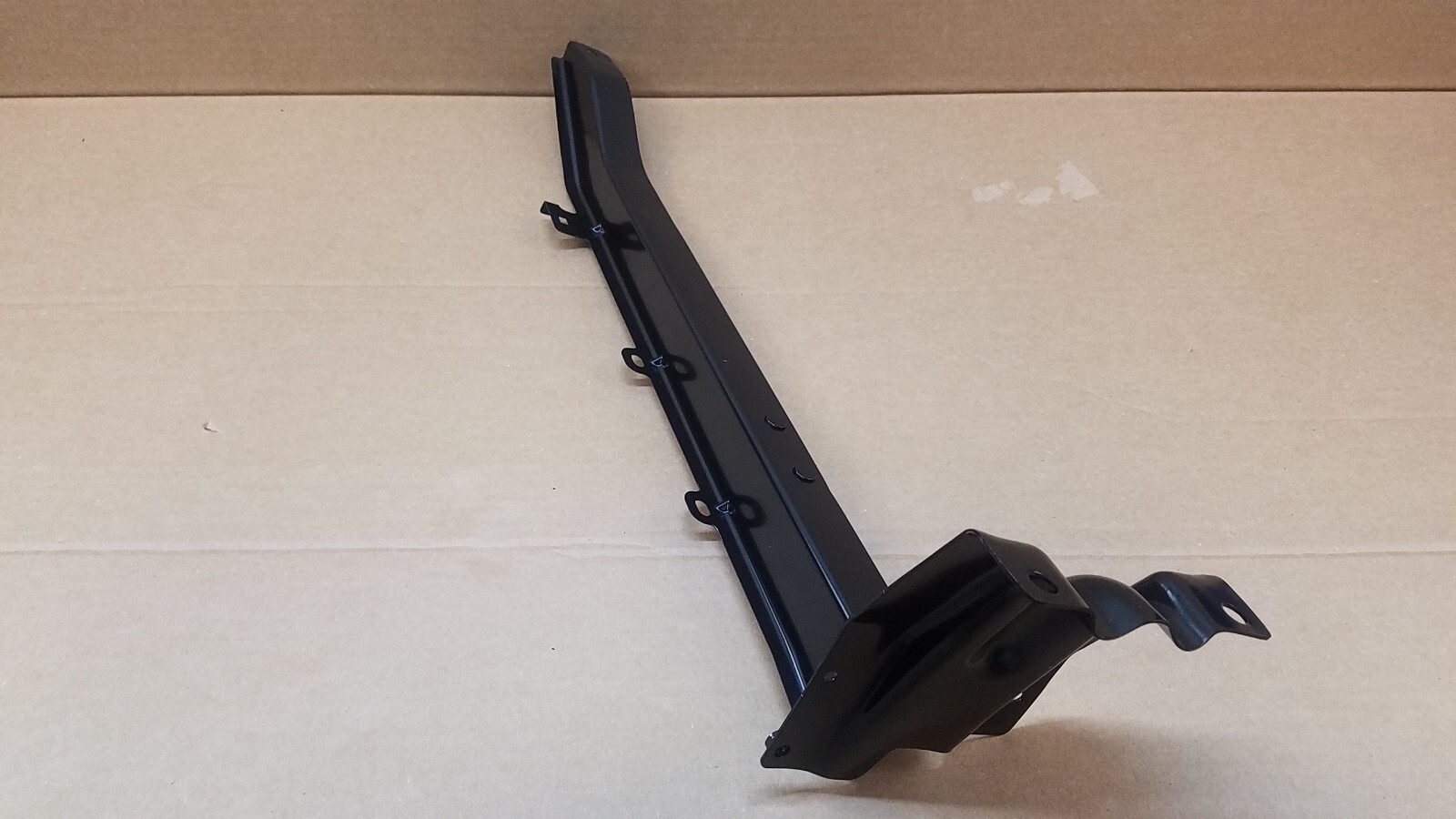 Mid Valley Radiator Core Support Bracket Center For INFINITI EX35 EX37 QX50 2008-2016 – OE 625011BA0B, Black Plastic