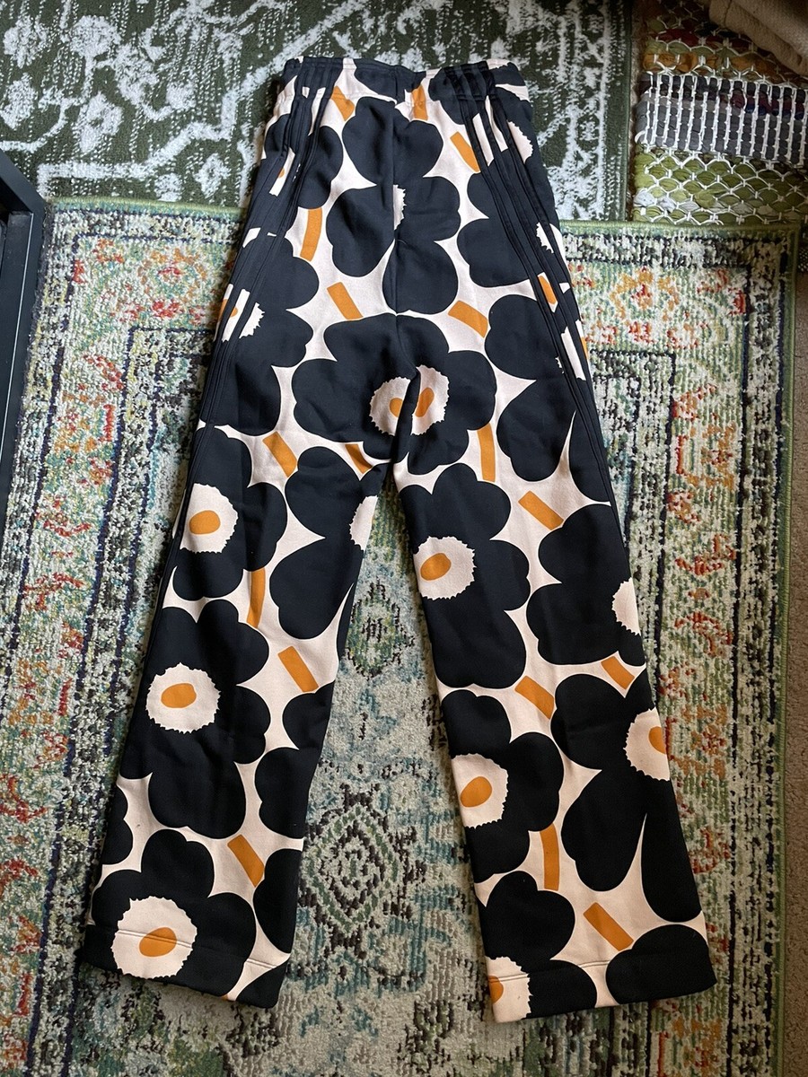 adidas marimekko フラワーパターン スカート adidas marimekko フラワーパターン スカート - メルカリ