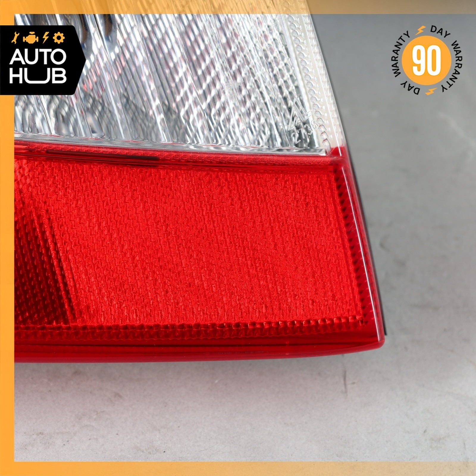 08-16 Maserati GranTurismo M145 Right Side Inner Tail Light Lamp 231568 OEM 23k