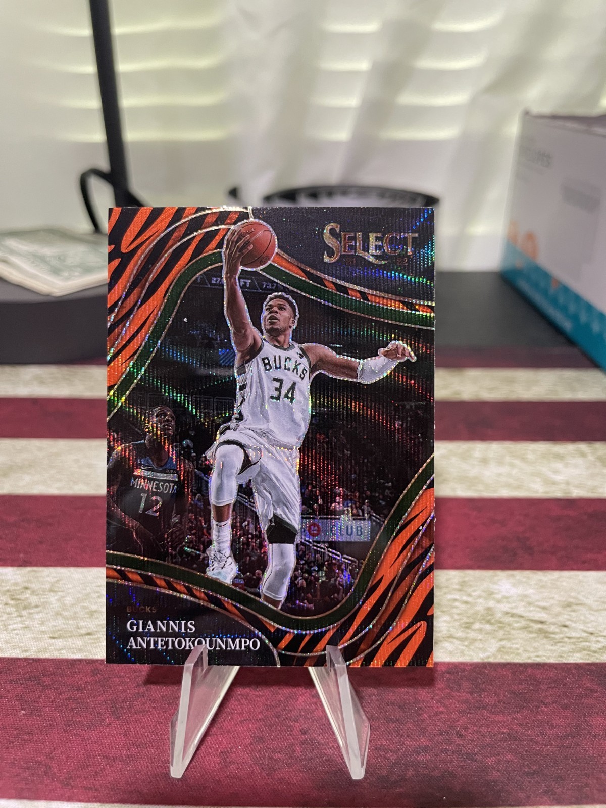 2021 Select Basketball Giannis Antetokounmpo Tiger Prizm #292 Courtside