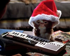 GREMLINS 1984 GIZMO Holiday Fridge Magnet CHRISTMAS Movie Poster 2.5" X 3.5"