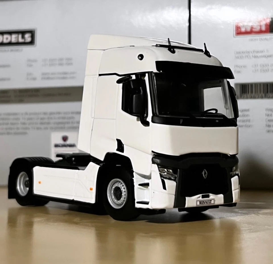 Renault trucks T evo 4x2, WSI truck models 03-2045 1:50 scale - Image 2 of 4