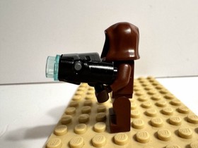 LEGO Star Wars Jawa Straps Minifigure w/ Blaster &ndash; Fits 75059 75097 75136