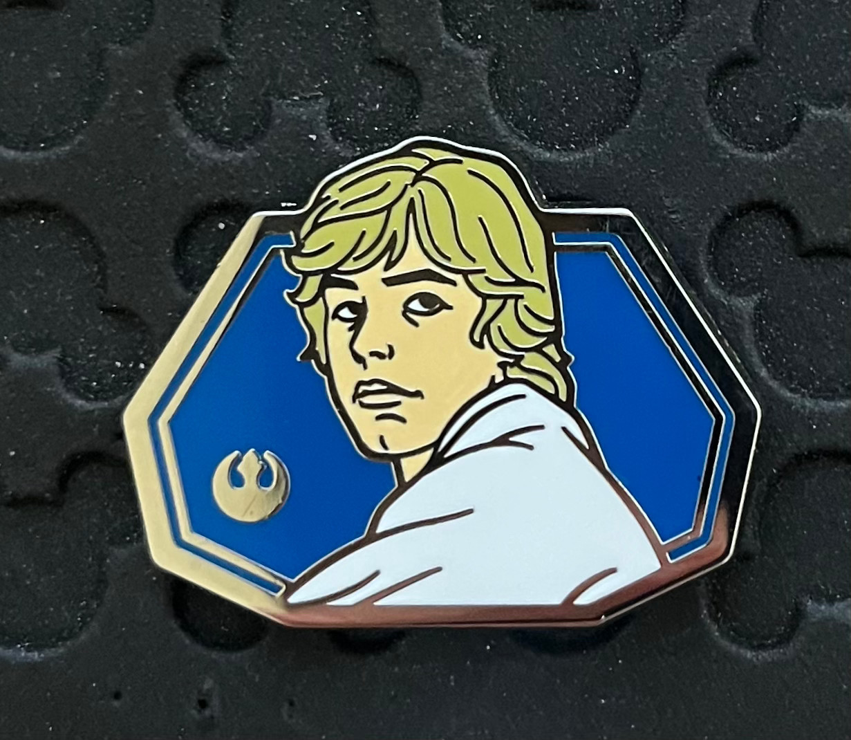 2022 Disney  Hidden Mickey Star Wars Heroes - Luke