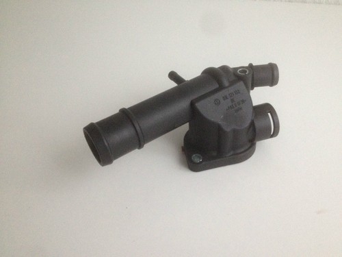 Audi VW Skoda Seat Flansch Dichtring Kühlerflansch Wasser Kühl Flansch 03L121132