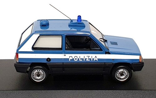 Minichamps 1/43 Scale 400 121490 - 1980 Fiat Panda Polizia - Blue - Picture 3 of 5