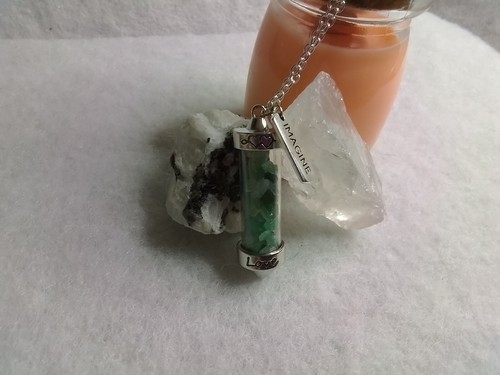 Adventurine Quartz crystal Necklace Glass vial with imagine Charm - Picture 2 of 5