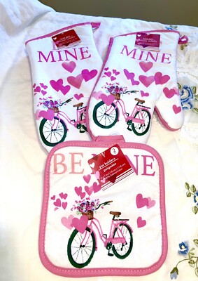 Potholders BE MINE  PINK  BE MINE   Set of 4    VALENTINE'S DAY