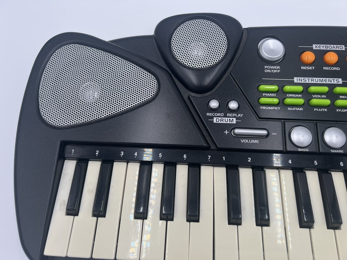 Kawasaki Silver 49 Key Keyboard Piano Battery Operated Kawasaki Silver 49 Key Keyboard Piano Battery Operated