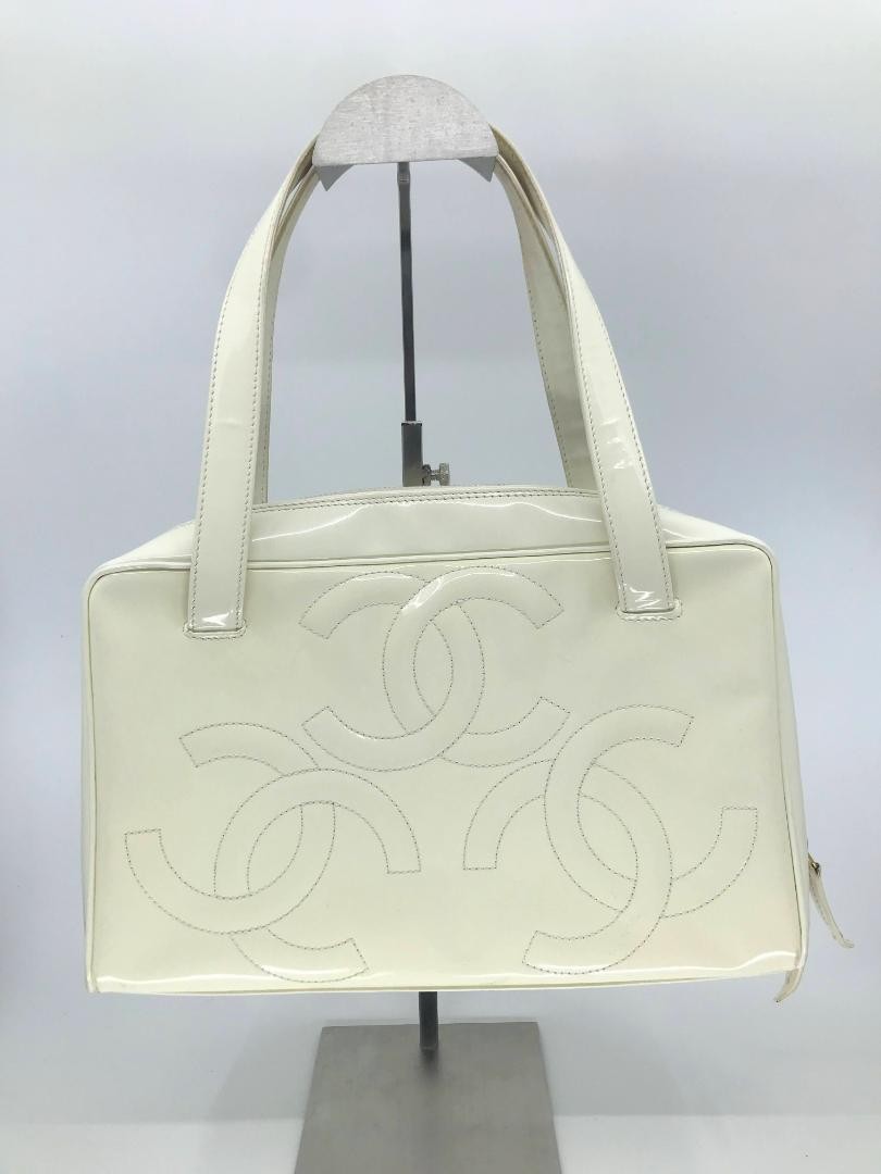 CHANEL White Patent Leather Tote Handbag Style #PGJIZ7