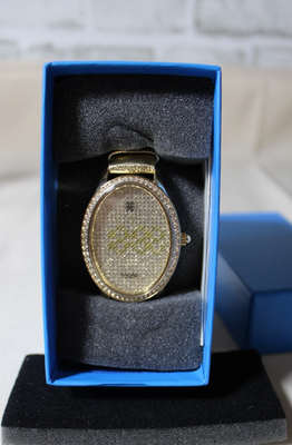 Victoria Wieck Beverly Hills Vintage Crystal Watch Gold  display picture 3