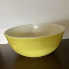 Vintage #404 Pyrex Large 10" Nesting Mixing Bowl Primary Color Yellow 4 Qt