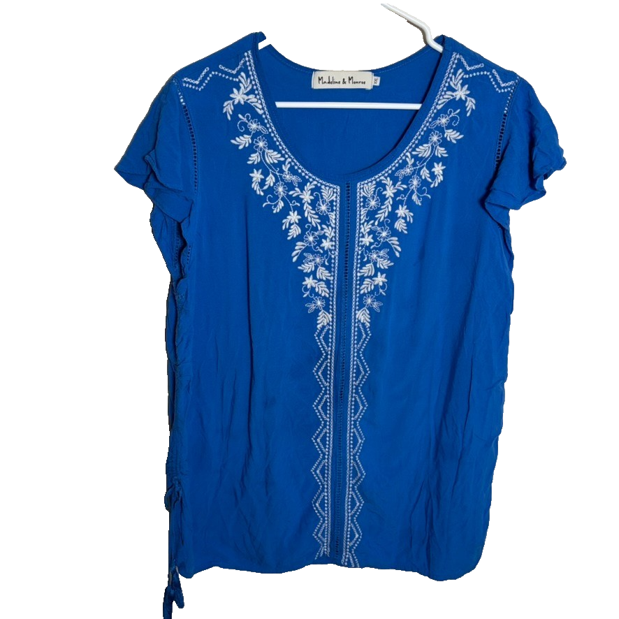 Madeline & Monroe Blouse Women's XXL Blue Eyelet Round Neck Short