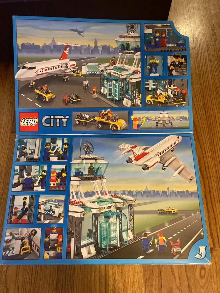 LEGO City 7894: Airport Control Tower Security Check Baggage Claim Luggage Truck - Image 3 of 4