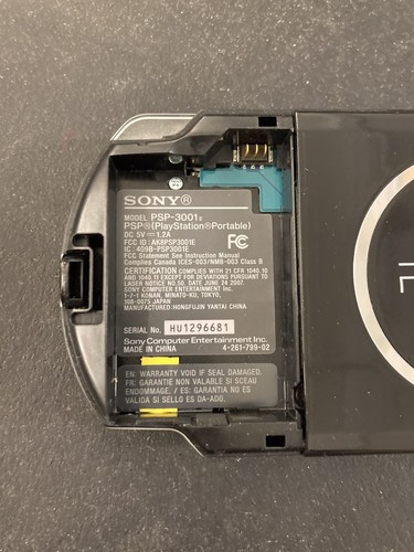 Pacchetto console Sony PSP-3001 nera *include batteria e 5 giochi* videogiochi - Foto 4 di 4