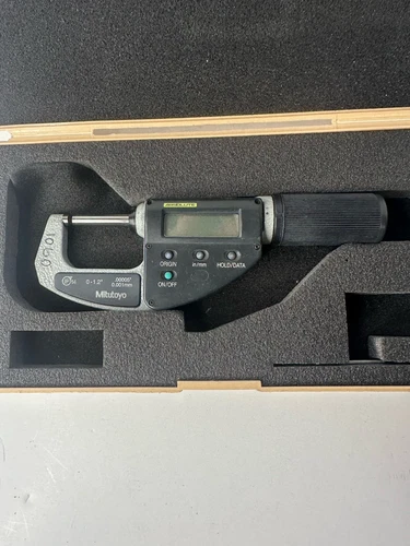 MITUTOYO 293-676 DIGITAL MICROMETER- Works Needs Battery