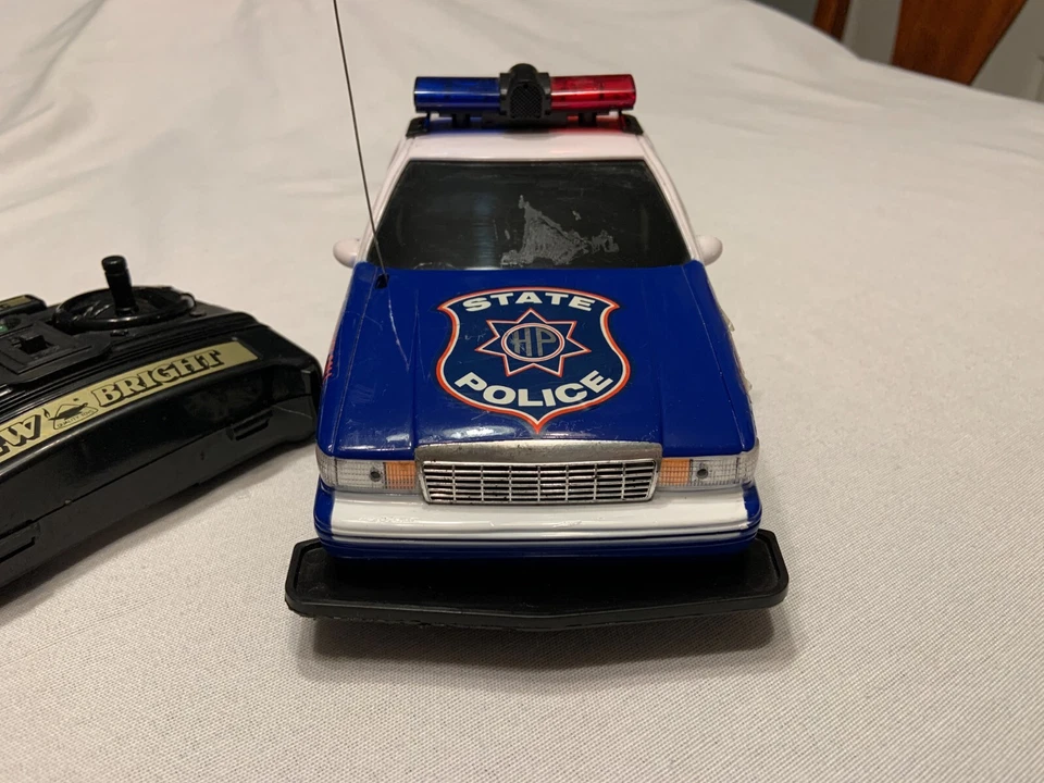 1993 New Bright Chevy Caprice Police Car RC Rare 9.6V Radio Control Vintage 1/16 - Image 4 of 4