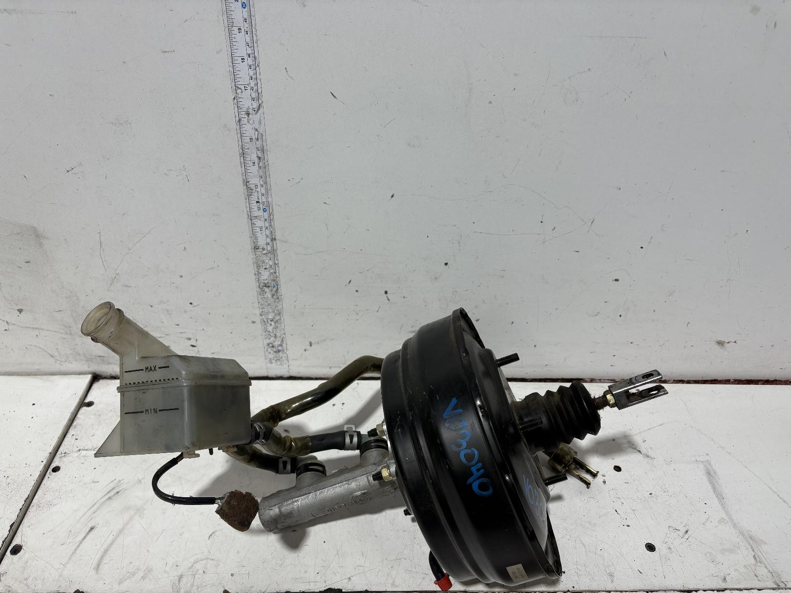 Toyota Hiace Brake Booster with Master Cylinder RZH113 10/1989-12/2004 - thumbnail 4