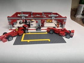 Lego 8144 Racers Ferrari 248 F1 team (Schumacher Edition ) Complete