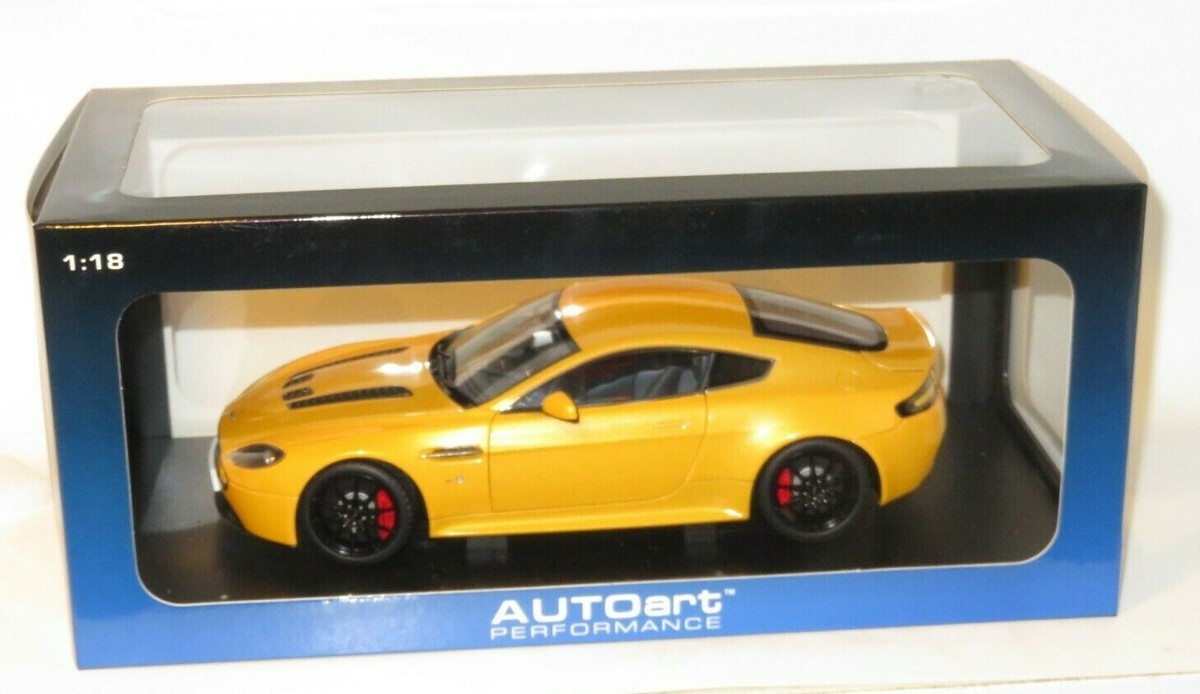 1/18 オートアート アストンマーチン V12ヴァンテージS Amazon | AUTOart 1/18 アストンマーチン V12 ヴァンテージ S