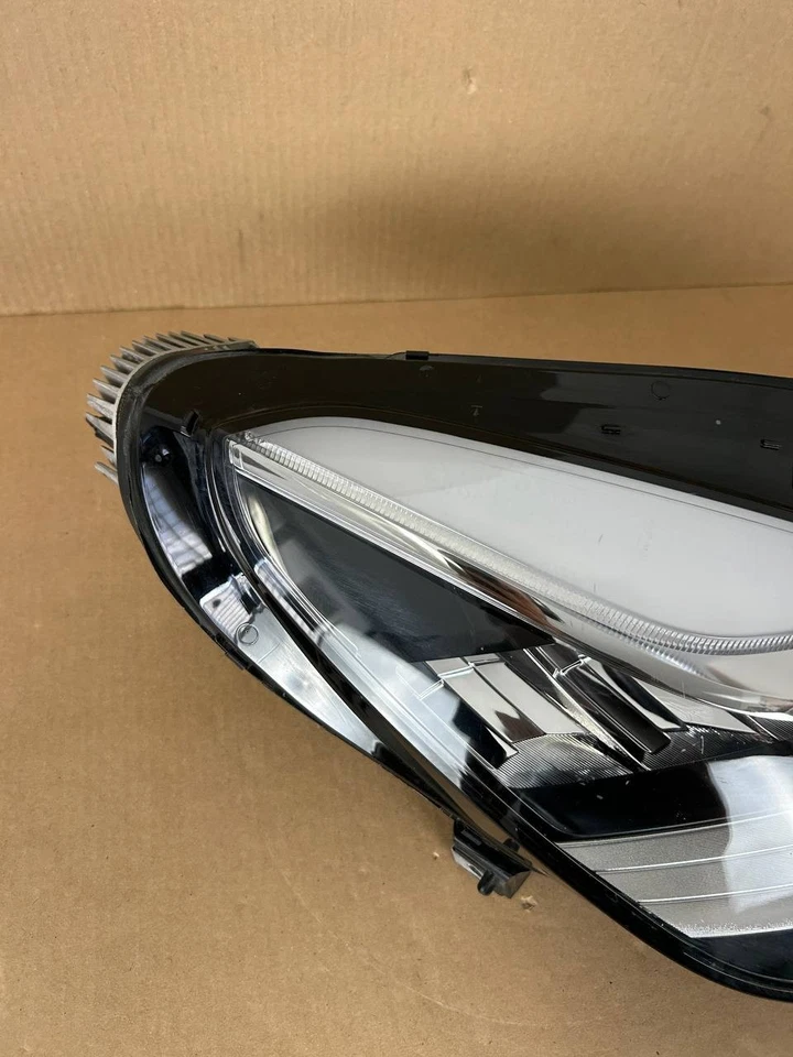 Faro delantero derecho del pasajero Tesla Model 3 2017-2023 LED con arañazos Foto 4 de 4