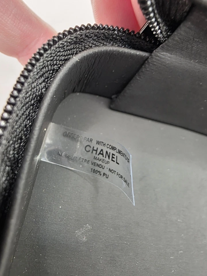 Chanel Black Patent Vanity Makeup Case BNIB with Dust Bag Authentic VIP Gift GWP - Image 3 of 4