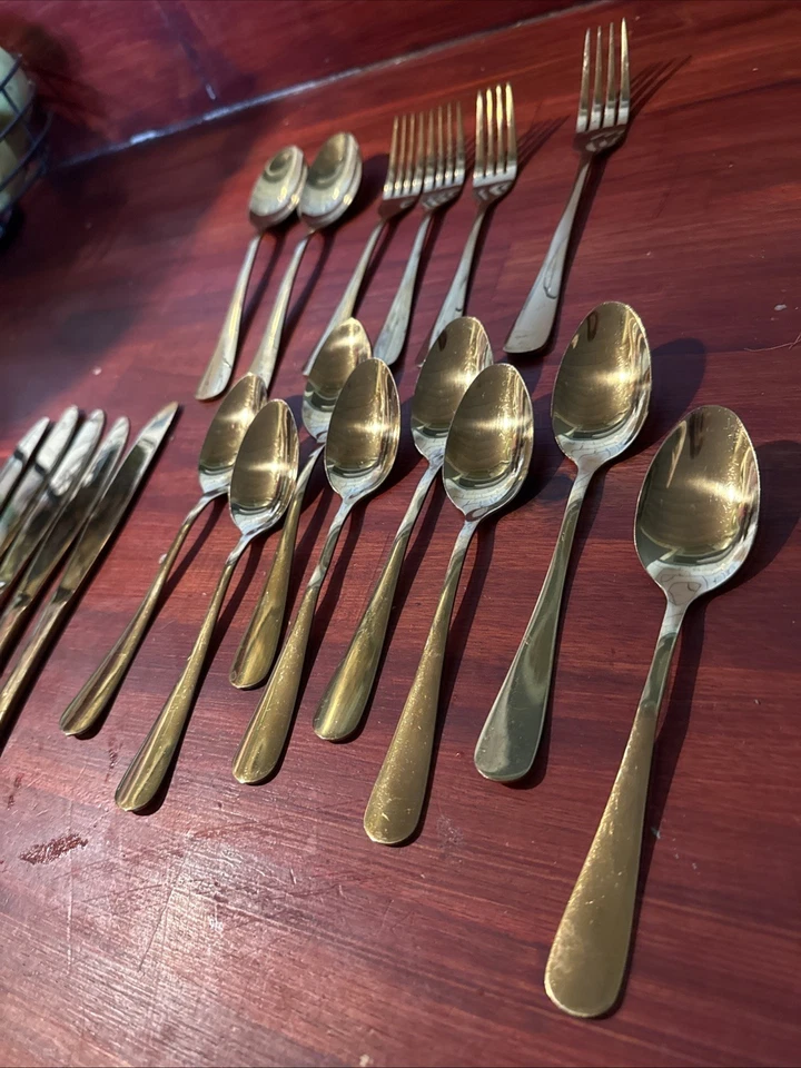 Gold colored Flatware Silverware Forks spoons knives extra Pieces Yellow Gold - Image 4 of 4