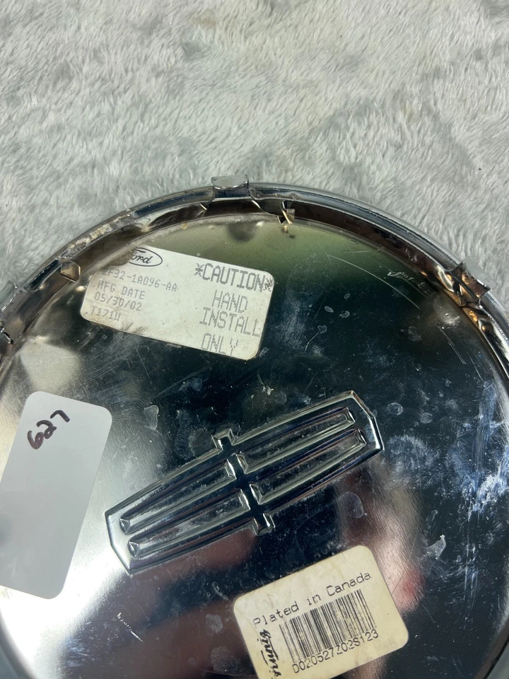 2000-2002 Lincoln Continental Town Car Chrome Center Wheel Cap 2F32-1A096-AA OEM - Image 4 of 4