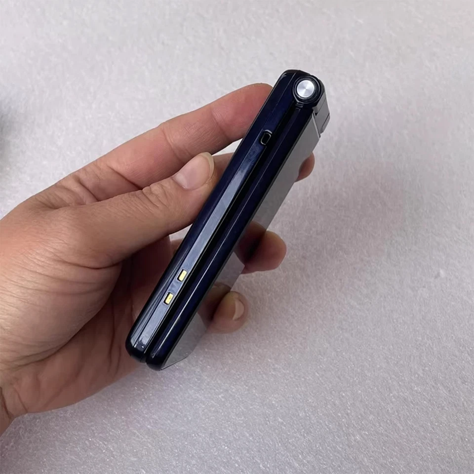 SHARP 8GB SH-02K AQUOS docomo KEITAI ANDROID Flip Blue Unlock 4G Phone - Image 3 of 4