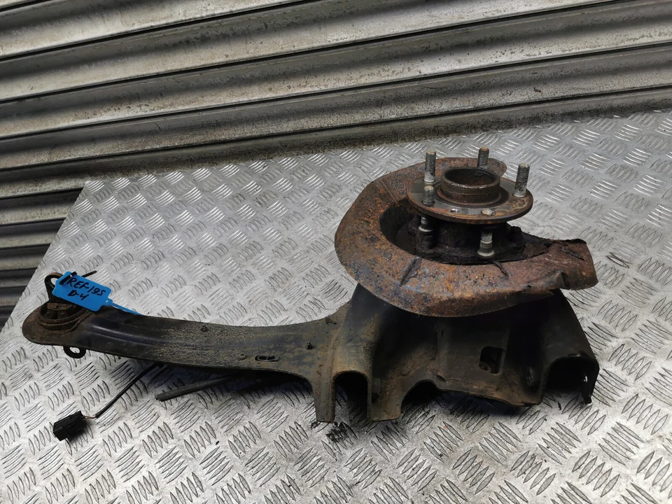 VOLVO V40 MK2 WHEEL HUB KNUCKLE REAR LEFT PASSENGER SIDE 31314456 2016 - 2019 - Image 4 of 4