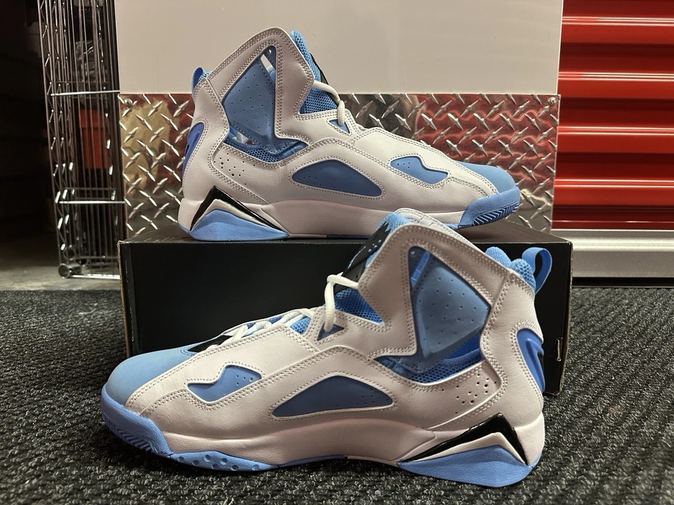 Tamanho 12 - Jordan True Flight branco azul universitário preto masculino novo 342964 140 - Imagem 2 de 4