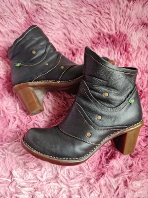 El Naturalista Women's Leather Boots Size 6 - Image 1 of 4