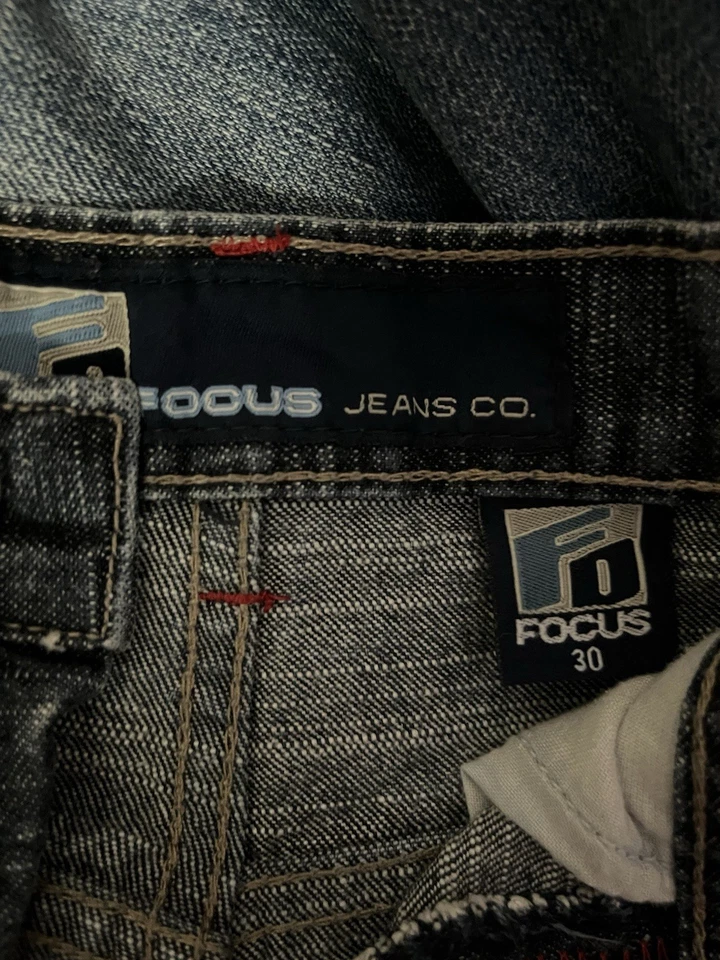 Pantalones Cortos de Patinador Sueltos Y2K Focus Jeans Grunge Bordados Denim Hombres 30x13 Foto 3 de 4