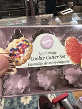 Wilton mini Crinkle cookie cutter set 6 ct / NEW