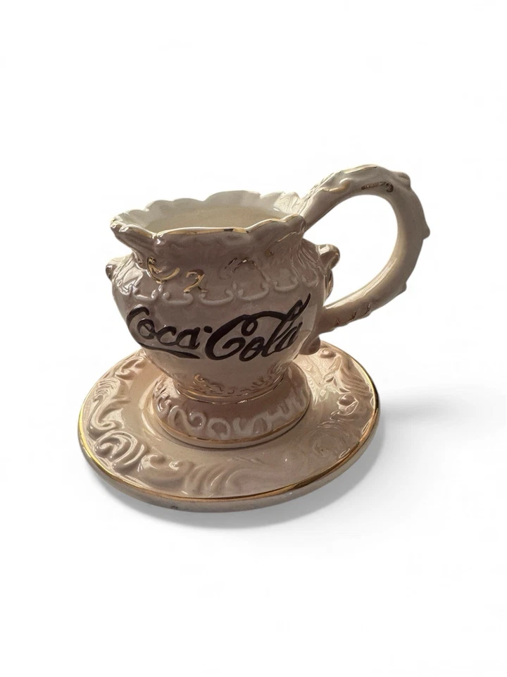 Taza de té y platillo de cerámica victoriana vintage 1998 Coca-Cola galleta barril Foto 2 de 4