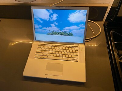 MacBook Pro A1211 2.16 Ghz Intel Core 2 Duo, 2GB RAM Radeon X1600