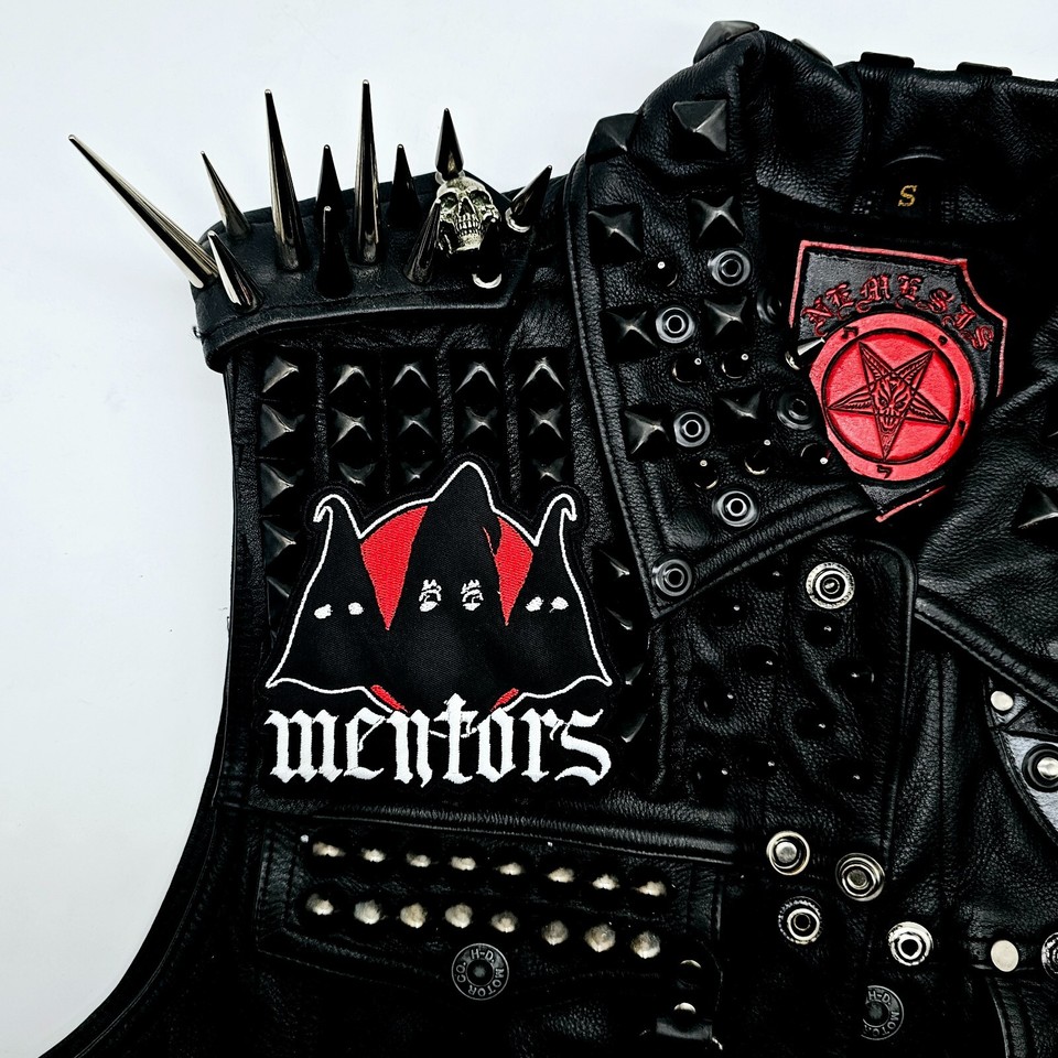 MENTORS LOGO shaped Border EMBROIDERED PATCH EBay mentors-logo-shaped-border-embroidered-patch-ebay