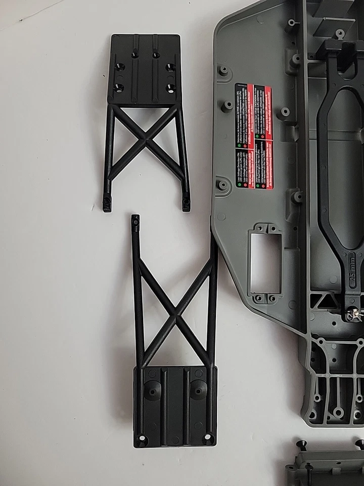 Fits Traxxas Slash 2wd Chassis Kit NEW - Image 3 of 4