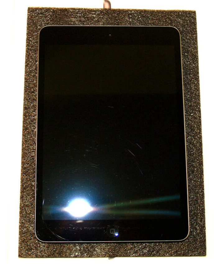 Apple iPad mini 1st Gen A1432 Gray Locked - Image 3 of 4