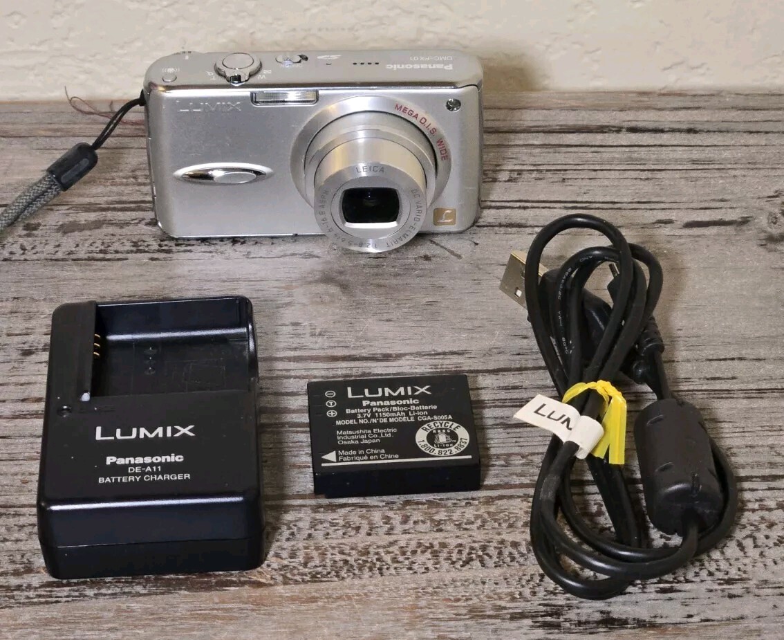 Panasonic Lumix DMC-FX01 Digital Camera Bundle w/ Battery Panasonic Lumix DMC-FX01 Digital Camera Bundle w/ Battery