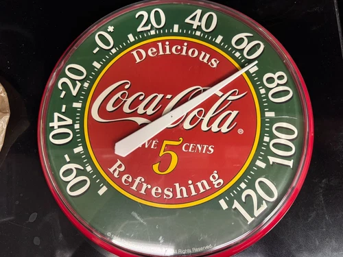 VINTAGE 1998  COCA-COLA INDOOR/OUTDOOR ROUND PLASTIC WORKING THERMOMETER