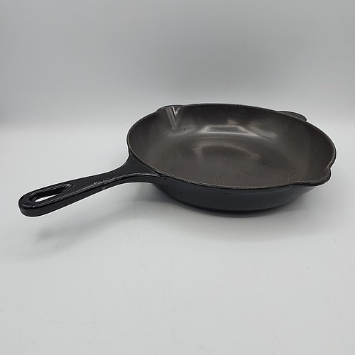 LE CREUSET Schwarz Lakritz Emaille Gusseisen #23 Klassische Pfanne Doppelauslauf - Bild 8 von 16