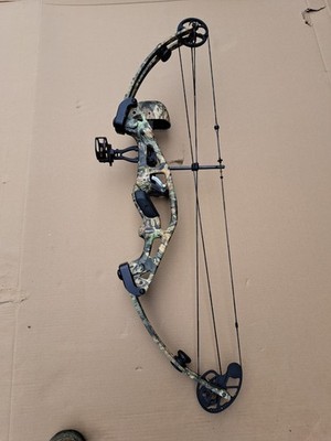 Hoyt USA ZR 200 MagnaTec Bow 60-70 Lbs, 27.5-30'' Draw Length, Right-Handed