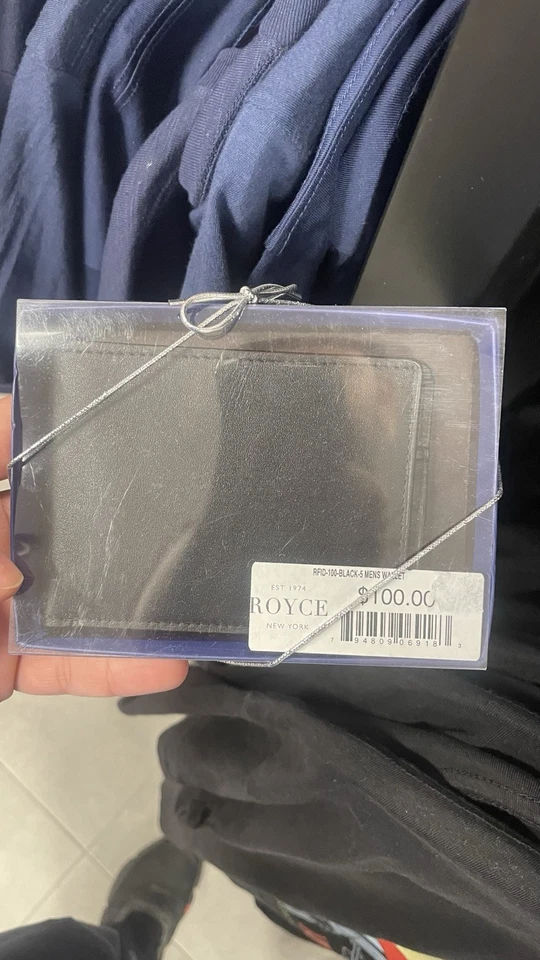 CARTERA ROYCE TAMAÑO REGULAR - NEGRA Foto 2 de 4