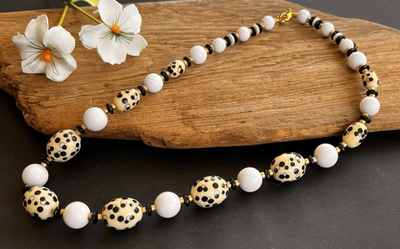 #ad Mid Century Modernist Necklace Older Plastic Black And White Beads 16” Japan $22.95