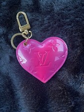 LOUIS VUITTON Monogram Vernis Heart Bag Charm Key Ring Mirror Pink